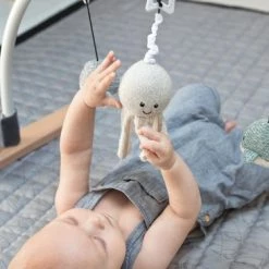 Flow Amsterdam - Baby Gym Ocean - Belletje - Trilknuffel - Melodietje 21 Flow Amsterdam - Baby Gym Ocean - Belletje - Trilknuffel - Melodietje -babygyms Winkel 550x366 56