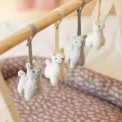 Jollein Babygym Speeltjes - Lama - 4 Stuks 26 Jollein Babygym Speeltjes - Lama - 4 Stuks -babygyms Winkel 550x366 65