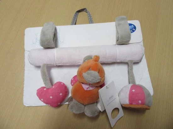 Noukie's Reisspeeltje Voor Maxie Cosie Babette 1 Noukie's Reisspeeltje Voor Maxie Cosie Babette