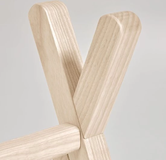 Kave Home - Maralis Tipi Babytrainer Van Massief Beukenhout 4 Kave Home - Maralis Tipi Babytrainer Van Massief Beukenhout - Afbeelding 4