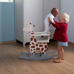 Childhome Hobbelfiguur Giraf Hout 69 Cm Wit/grijs -babygyms Winkel 550x550 813