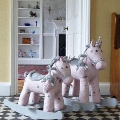 Little Bird Told Me - Celeste & Fae - Hobbelpaard - Roze - Vanaf 12 Maanden -babygyms Winkel 550x660 3