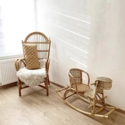 House Of Tods Rotan Hobbeldier Leo Handgemaakt - Hobbelschaap - Hobbelrijtuig -Kinderen - Spelen - Speelgoed - Exclusief - 2021 - Cadeau