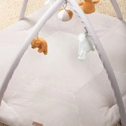 Baby's Only Baby Speelkleed Met Boog - Baby Gym - Playmat - Speelmat Sense - Caramel/Kiezelgrijs/Wit - Zachte Rib Corduroy Stof - 94x83 Cm 11 Baby's Only Baby Speelkleed Met Boog - Baby Gym - Playmat - Speelmat Sense - Caramel/Kiezelgrijs/Wit - Zachte Rib Corduroy Stof - 94x83 Cm -babygyms Winkel 550x823 8