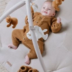 Baby's Only Baby Speelkleed Met Boog - Baby Gym - Playmat - Speelmat Sense - Caramel/Kiezelgrijs/Wit - Zachte Rib Corduroy Stof - 94x83 Cm 13 Baby's Only Baby Speelkleed Met Boog - Baby Gym - Playmat - Speelmat Sense - Caramel/Kiezelgrijs/Wit - Zachte Rib Corduroy Stof - 94x83 Cm -babygyms Winkel 550x824 3