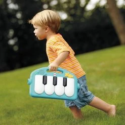 Fisher-Price Trappel En Speel-Piano - Speelmat Met Piano En 5 Speeltjes - Blauw 61 Fisher-Price Trappel En Speel-Piano - Speelmat Met Piano En 5 Speeltjes - Blauw -babygyms Winkel 550x825 5